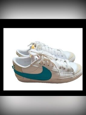 Nike Women’s Blazer low 77 Jumbo white casual shoes sneakers sz 9.5 preowned